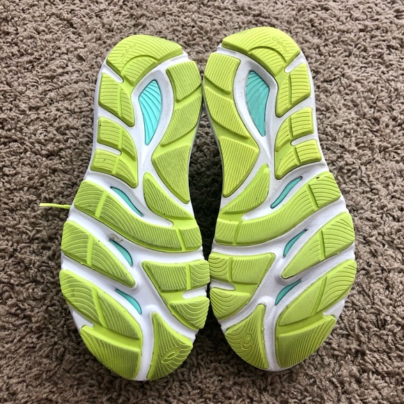 ASICS Women's 33-M Running Shoe - Picture 7 of 8